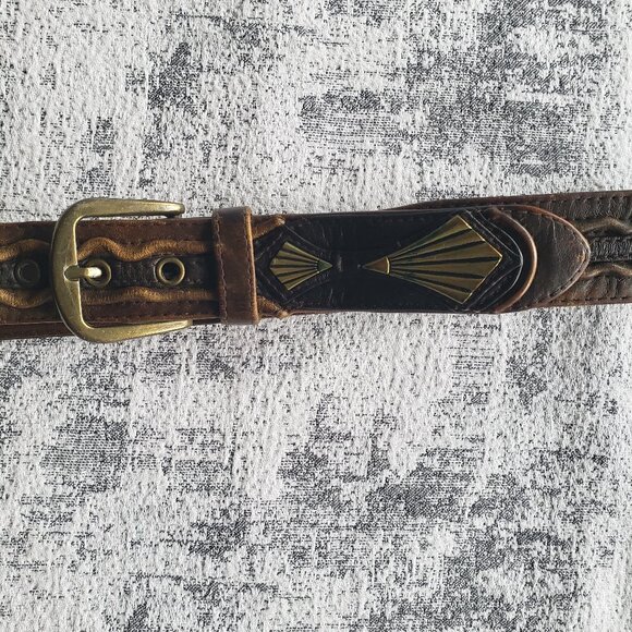 45" Custom Made Hand Crafted Brown & Tan Leather Tooled Belt - Picture 4 of 13